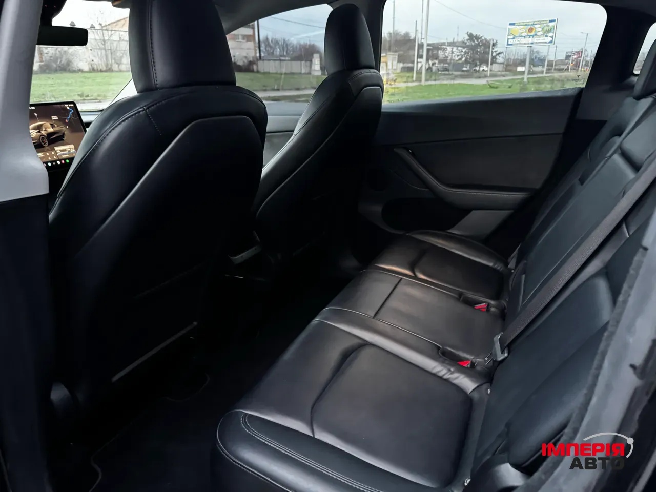 Tesla Model Y - фото 32