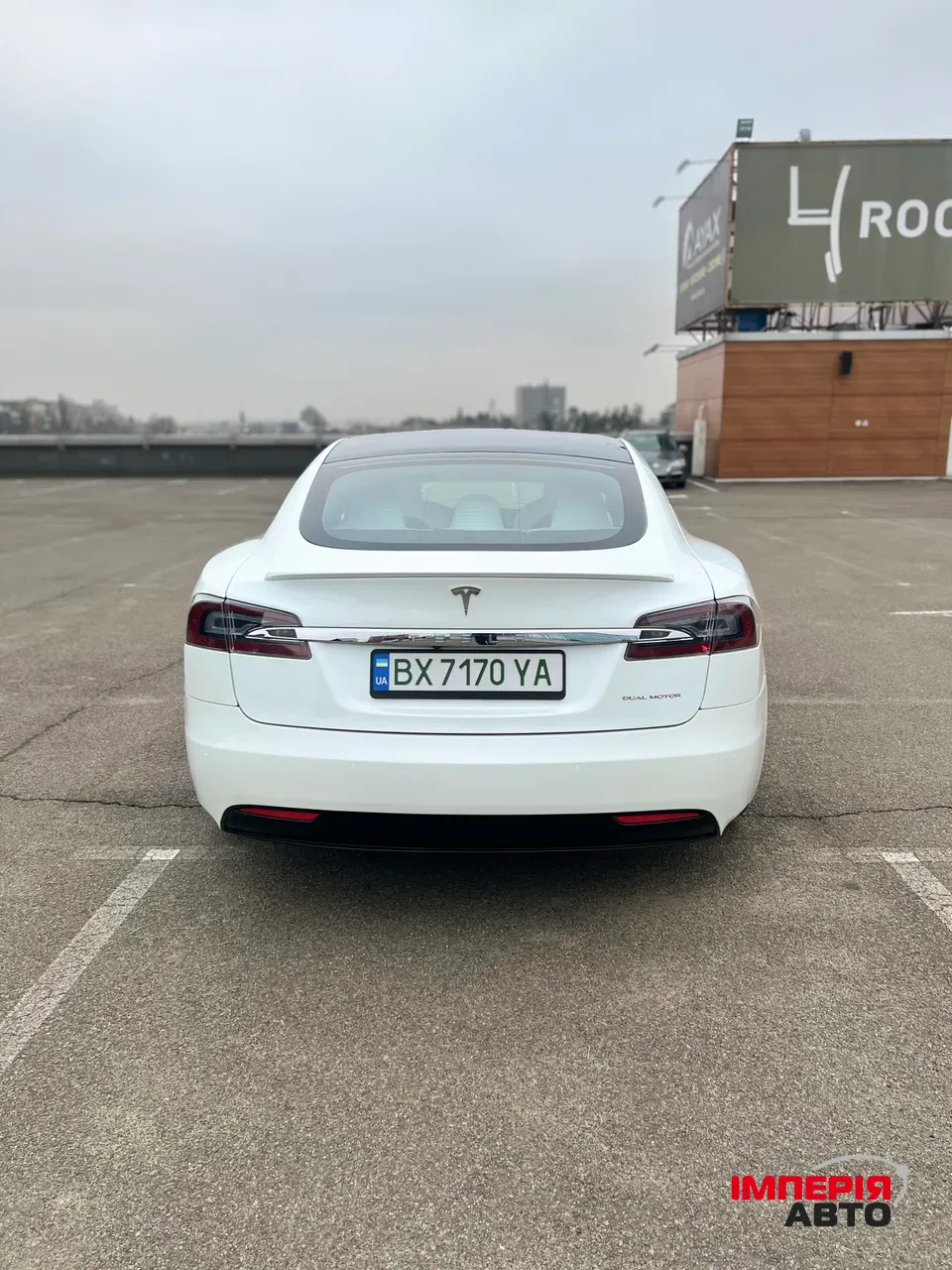 Tesla Model S - фото 8