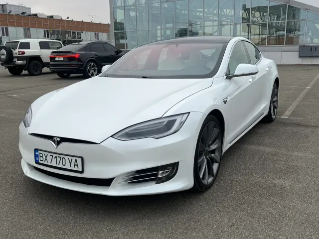 Tesla Model S - фото 3