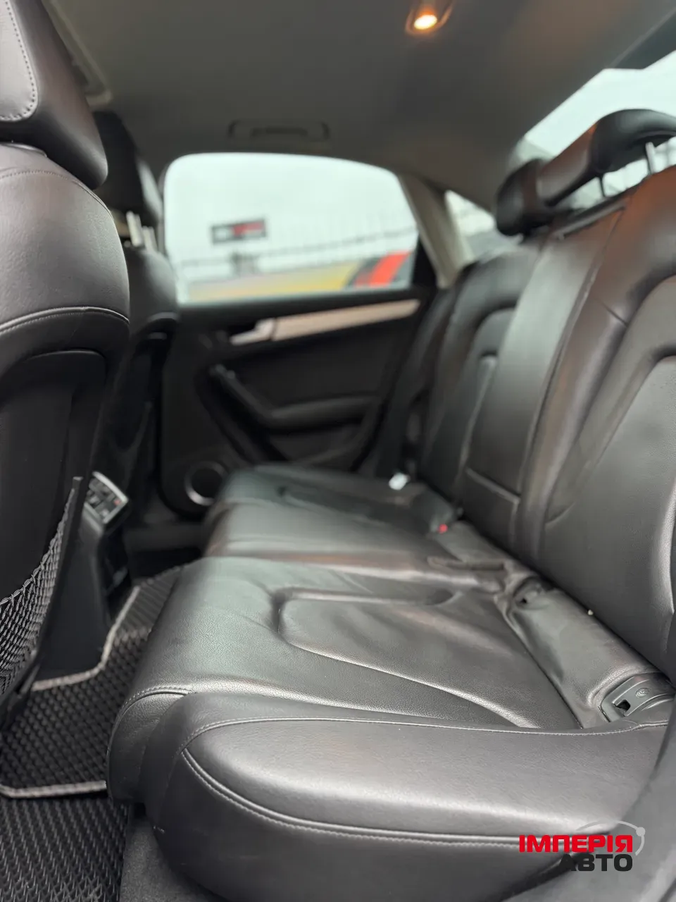 Audi A4 - фото 12