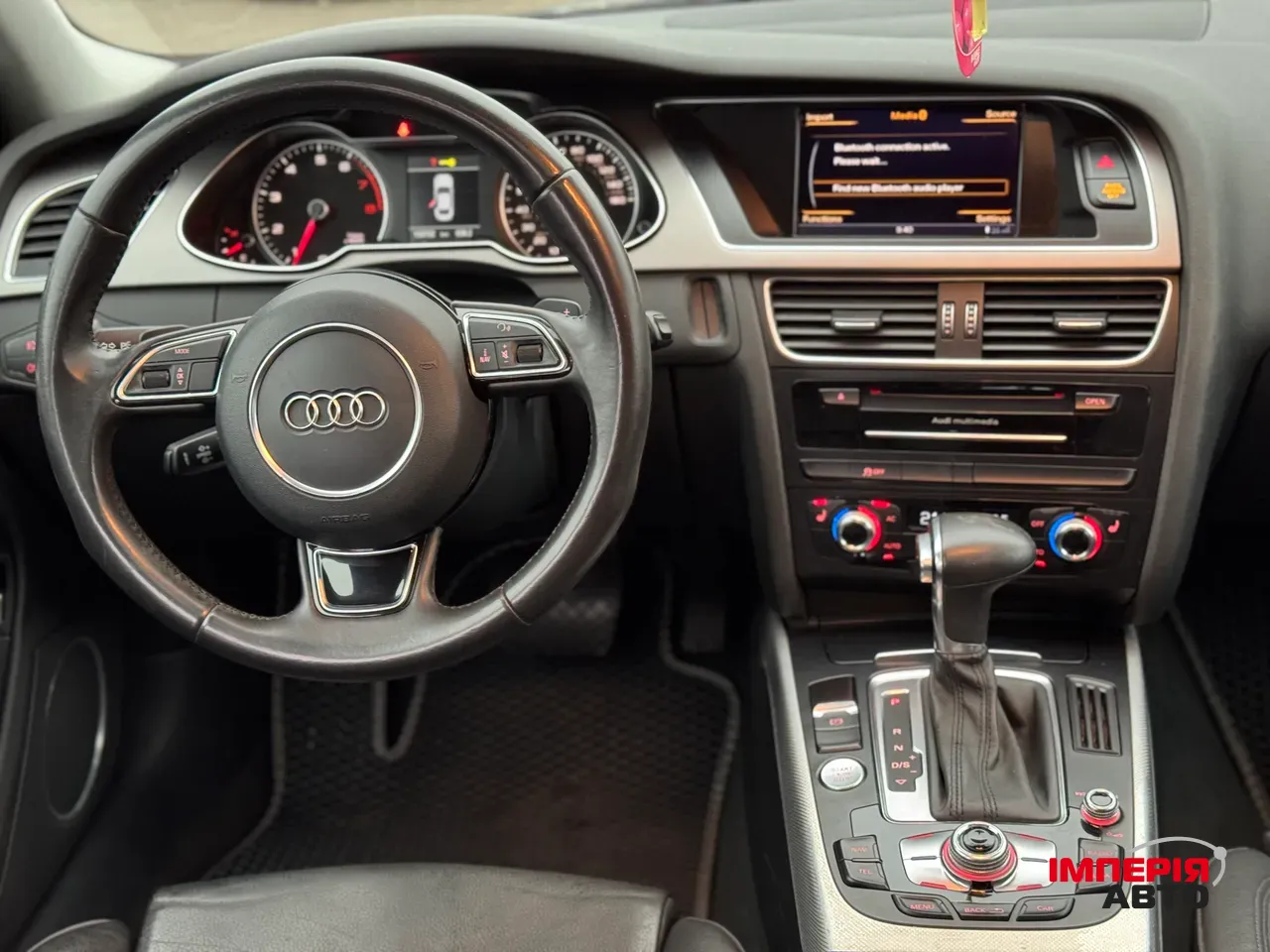 Audi A4 - фото 14