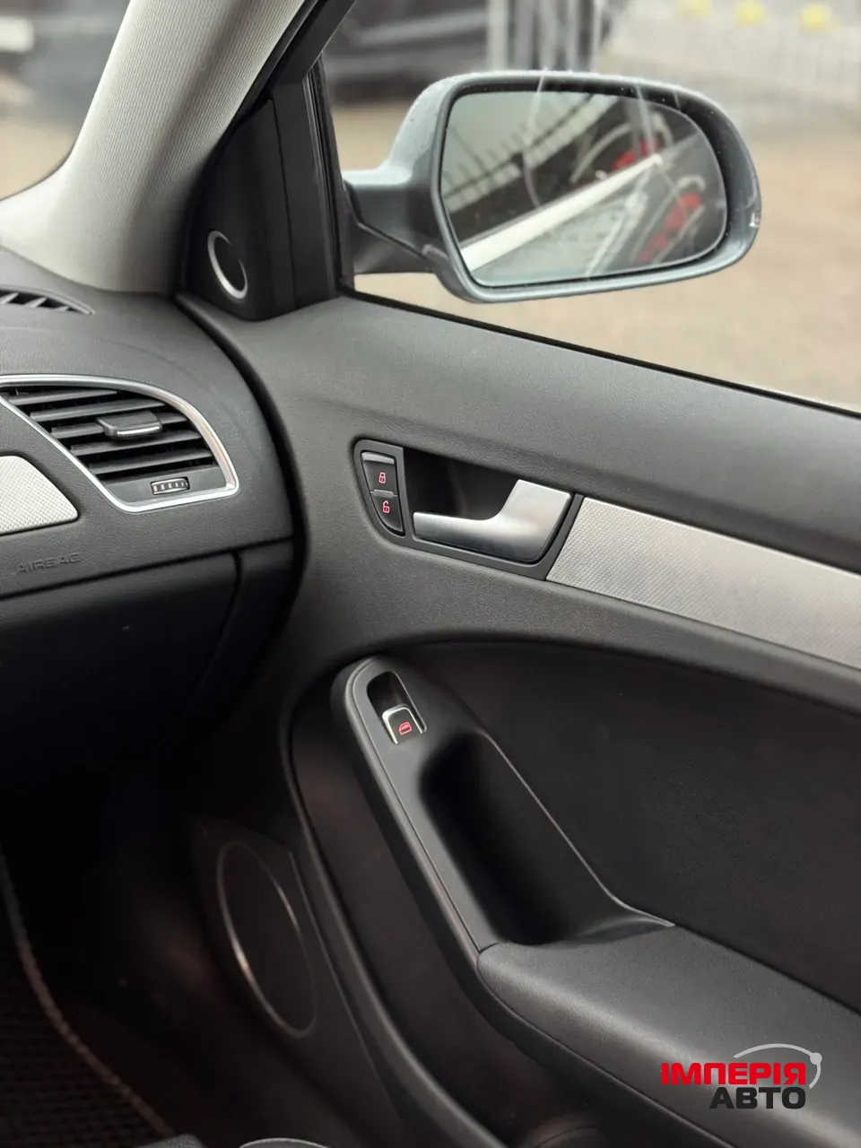 Audi A4 - фото 17