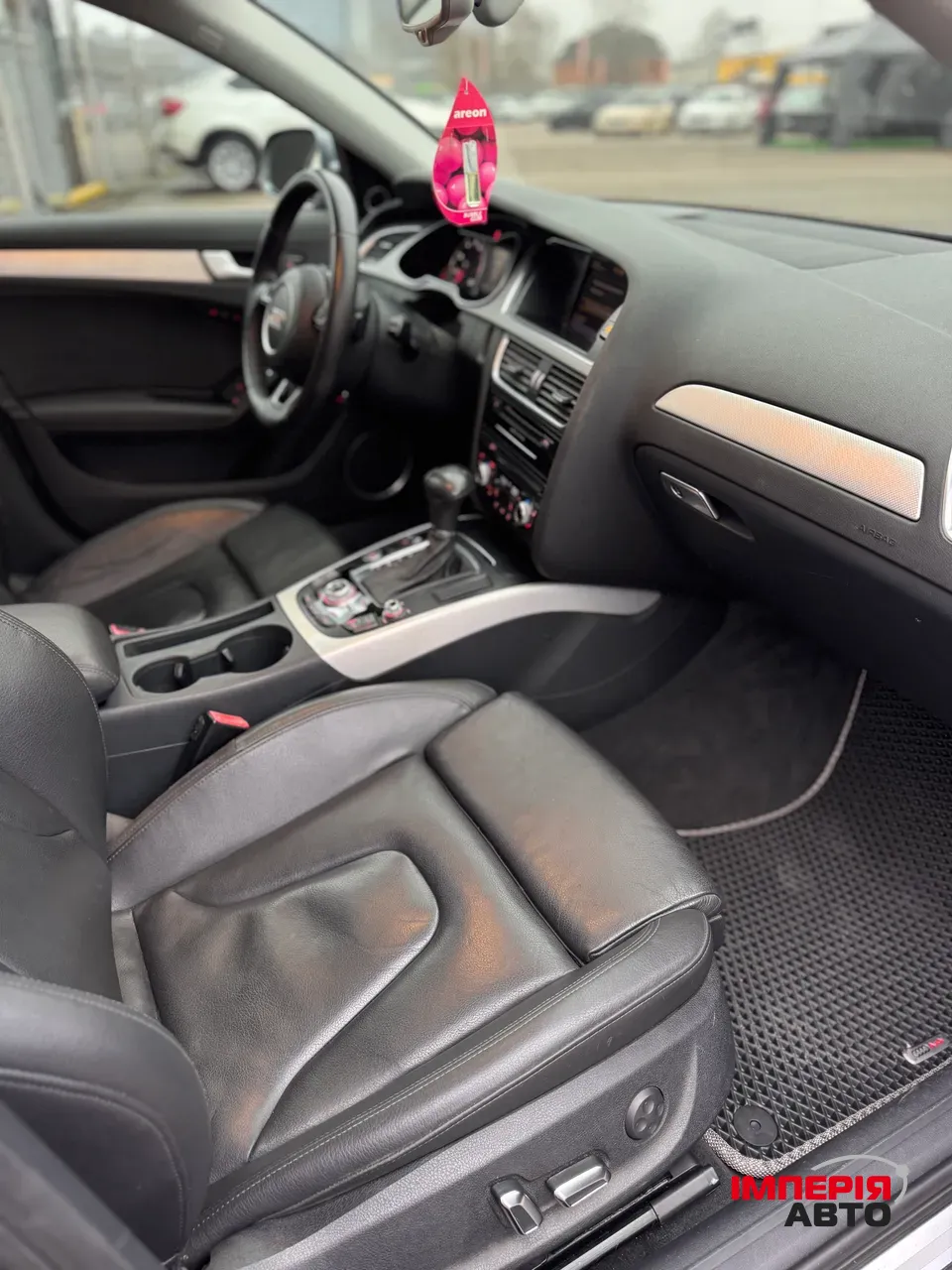 Audi A4 - фото 19