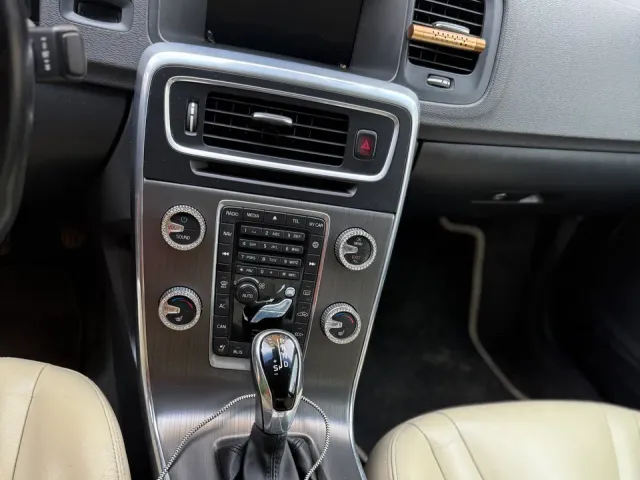 Volvo S60 - фото 3