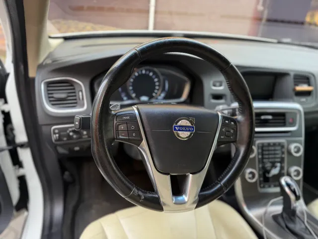 Volvo S60 - фото 2