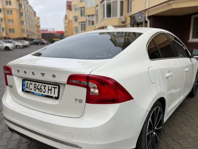 Volvo S60 - фото 5