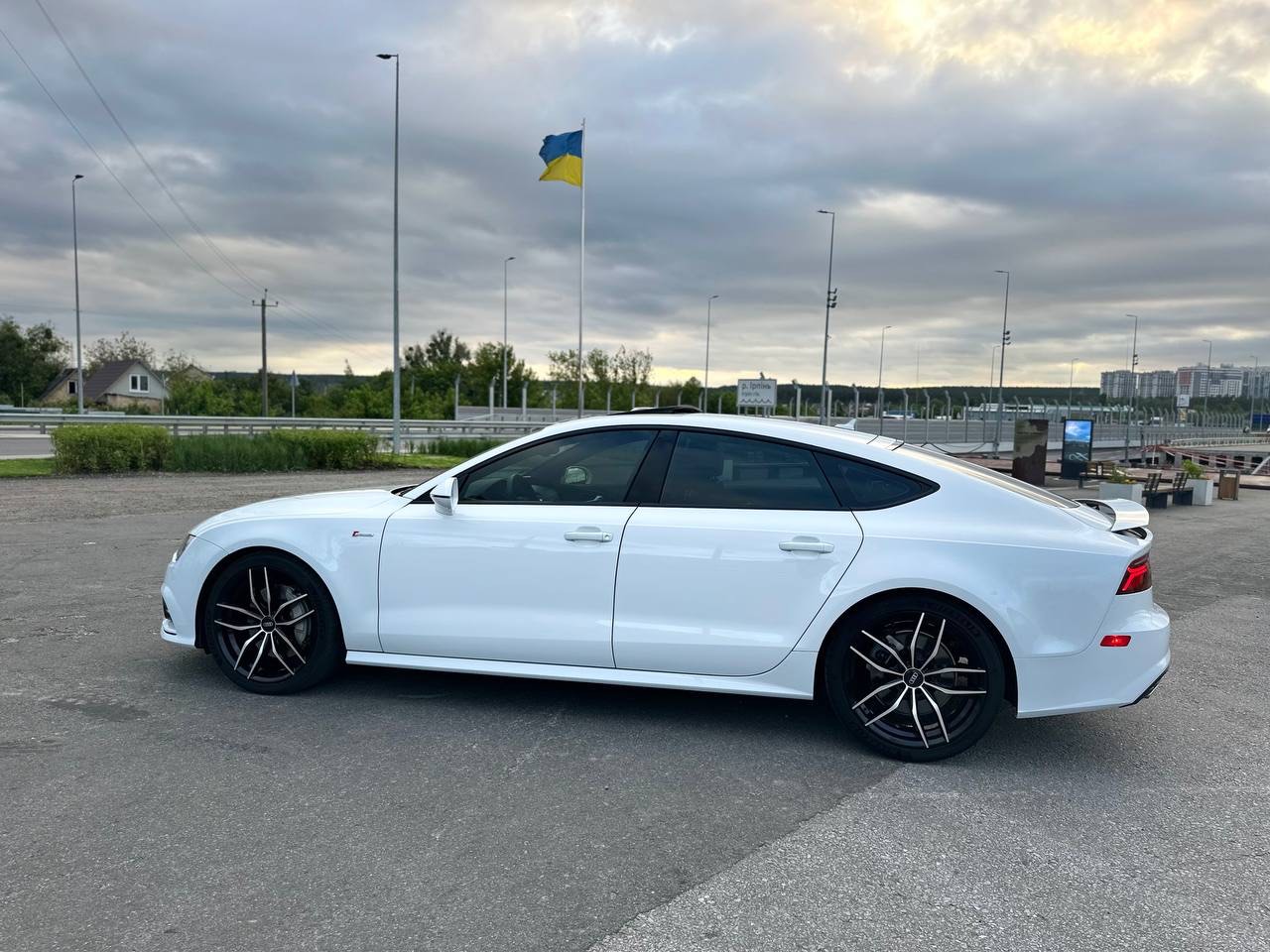 Audi A7 - фото 10