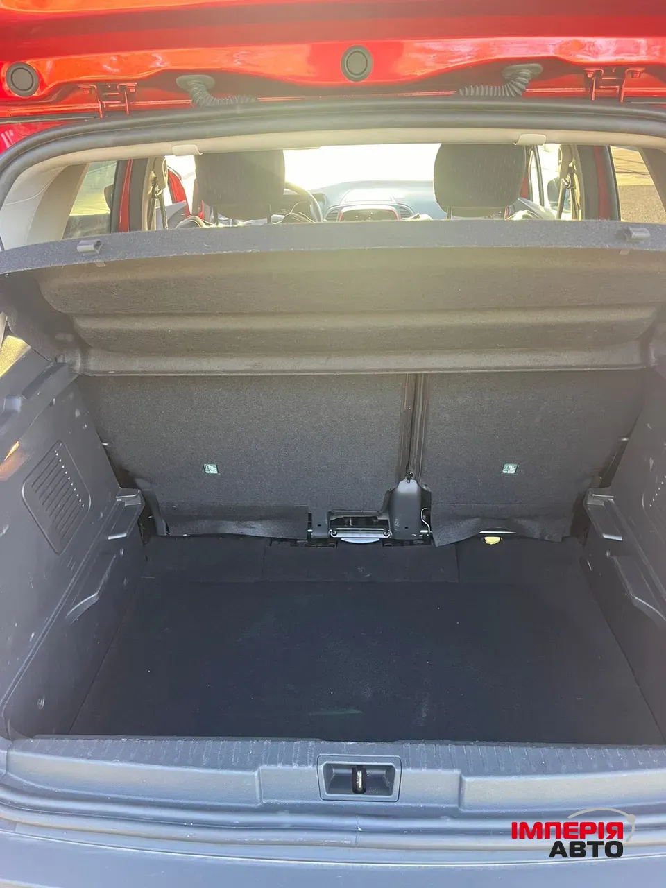 Renault Captur - фото 16