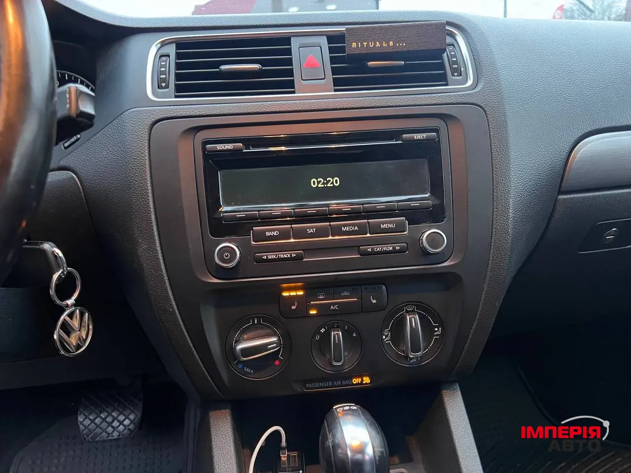 Volkswagen Jetta - фото 6