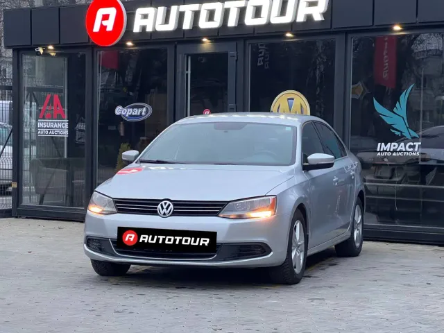 Volkswagen Jetta - фото 1