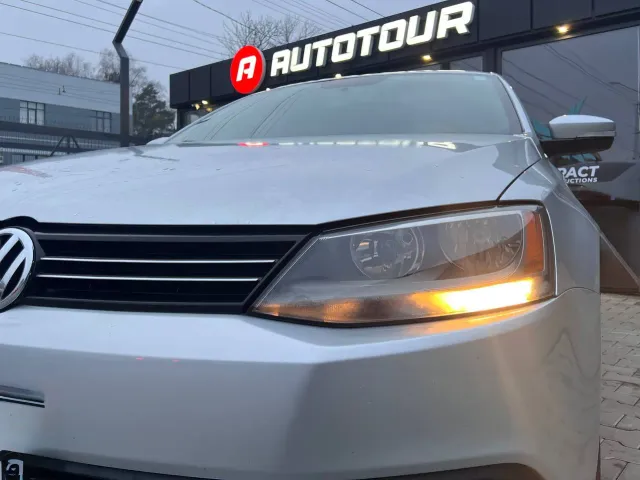 Volkswagen Jetta - фото 3