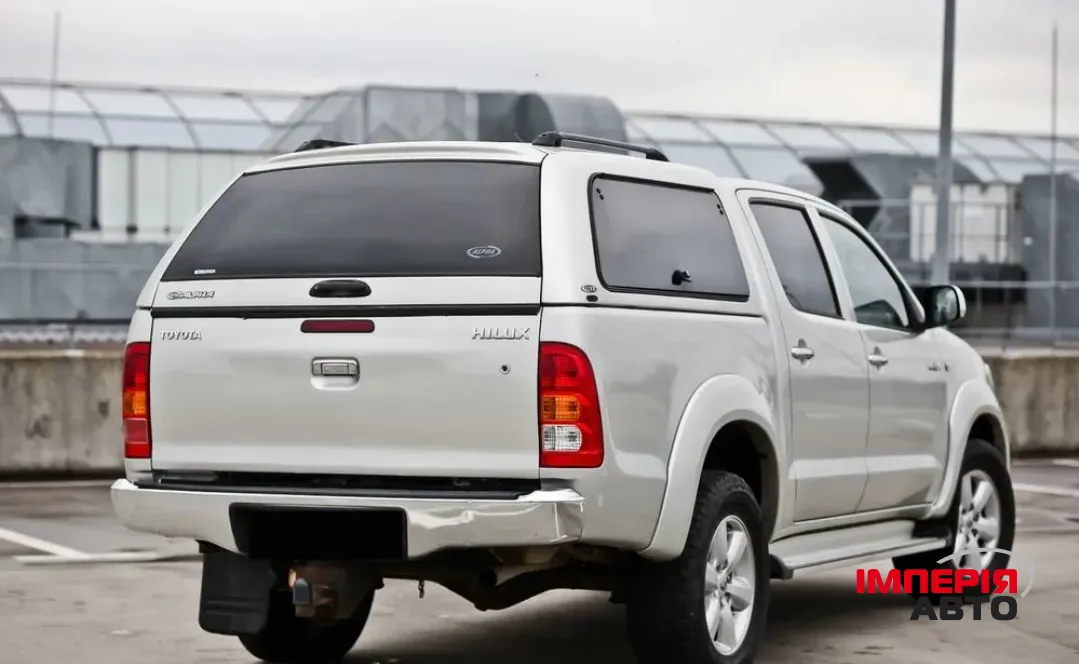Toyota Hilux - фото 7