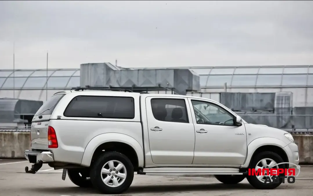 Toyota Hilux - фото 6