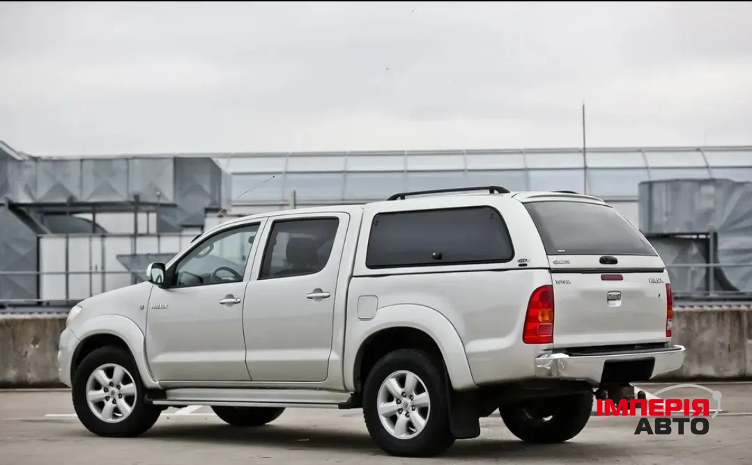 Toyota Hilux - фото 8