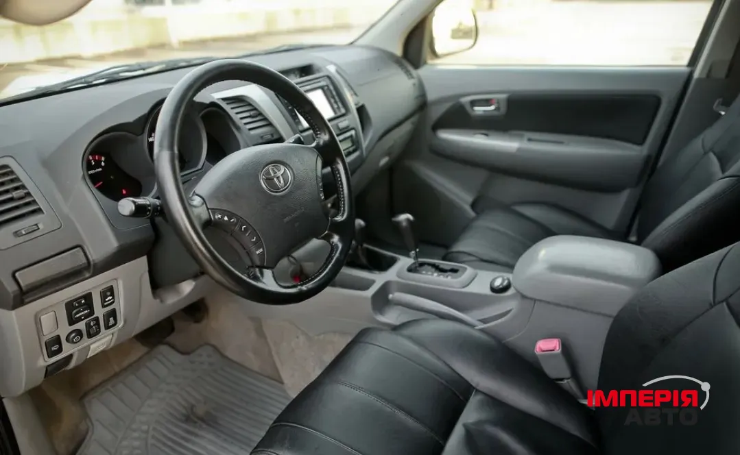 Toyota Hilux - фото 5