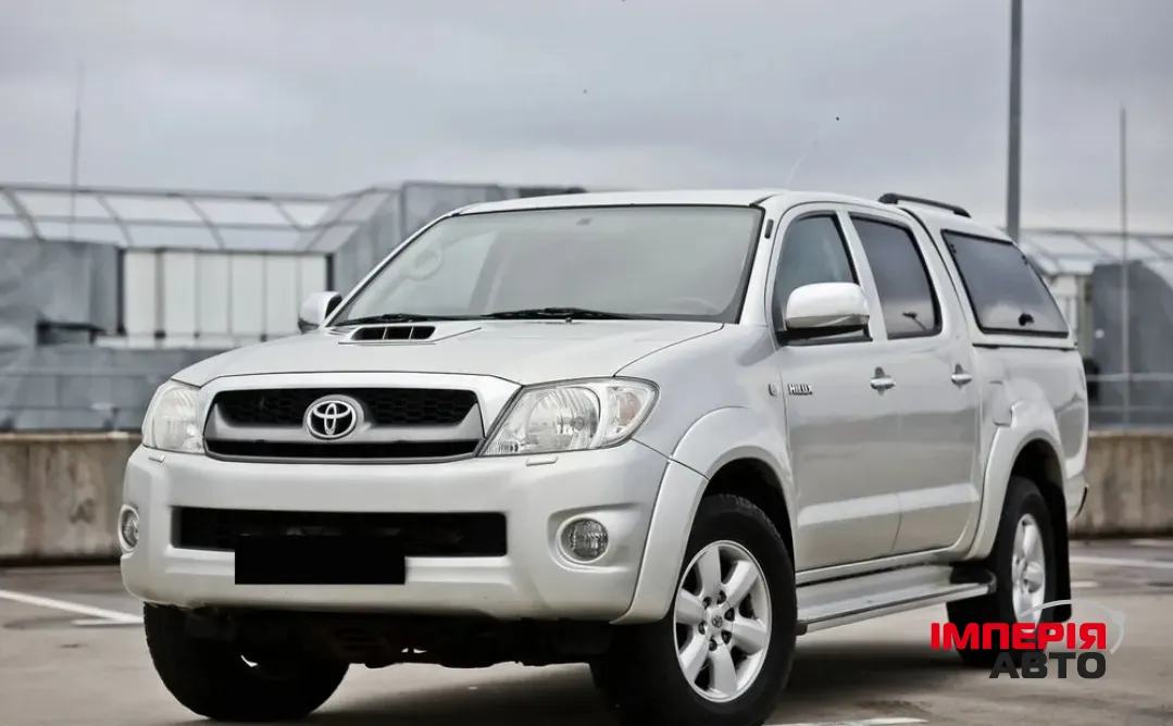 Toyota Hilux - фото 9