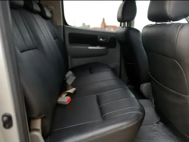 Toyota Hilux - фото 3