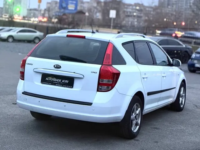 Kia Ceed - фото 5