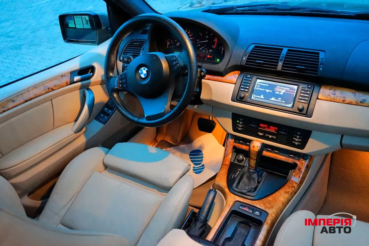 BMW X5 - фото 11