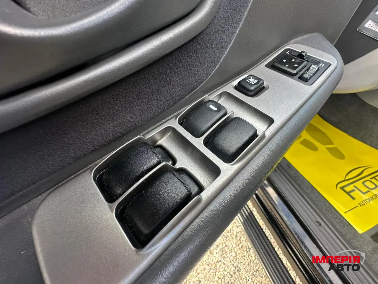 Mitsubishi Pajero Sport - фото 7