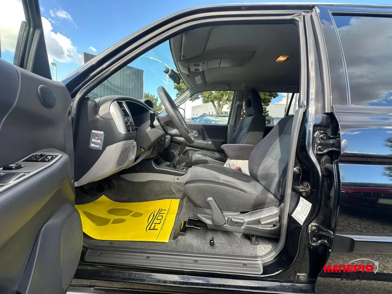 Mitsubishi Pajero Sport - фото 12