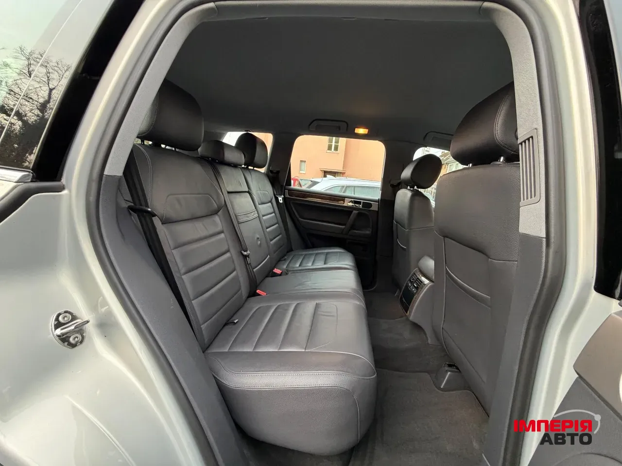 Volkswagen Touareg - фото 9