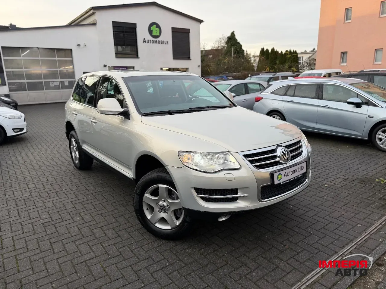 Volkswagen Touareg - фото 1