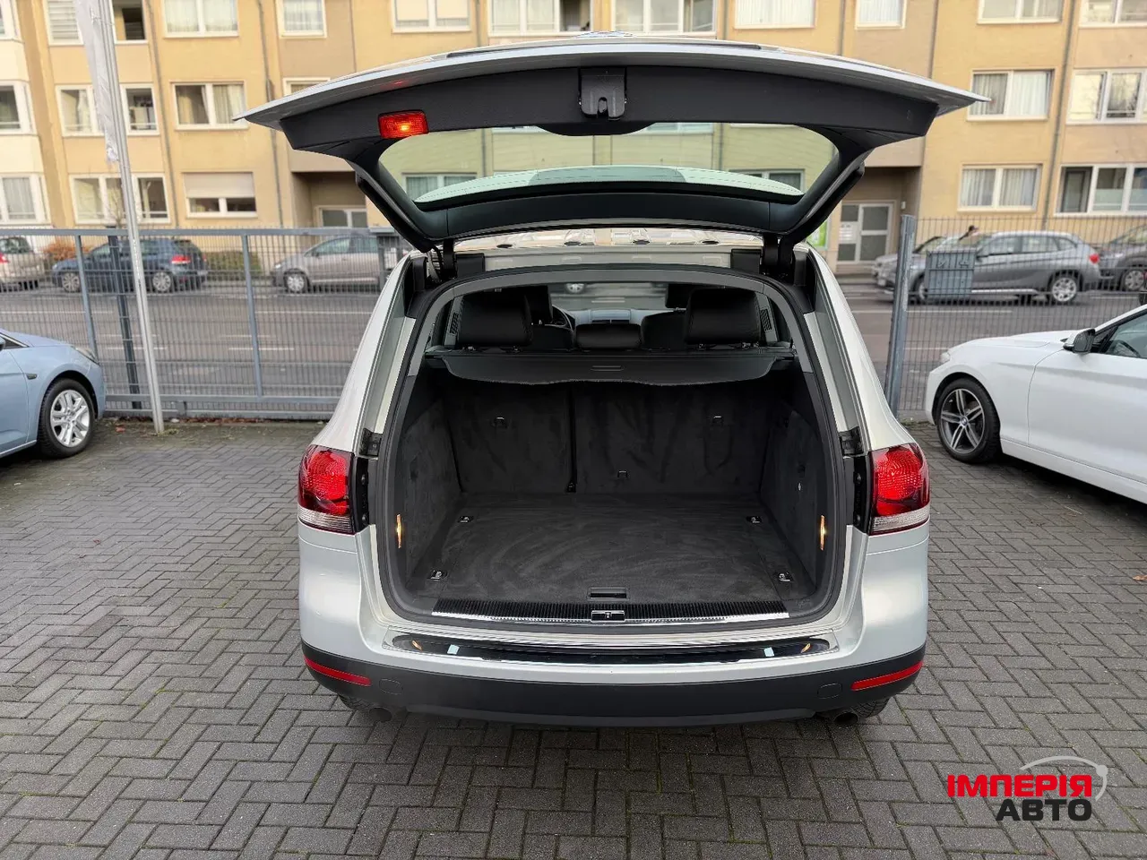 Volkswagen Touareg - фото 11