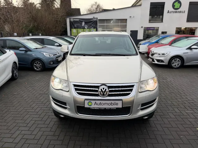Volkswagen Touareg - фото 3
