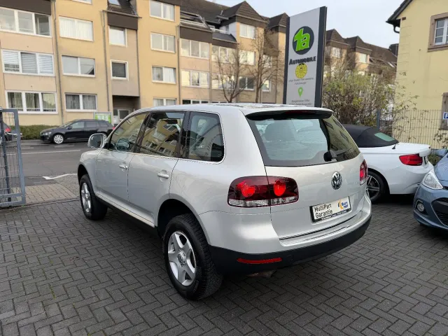 Volkswagen Touareg - фото 5