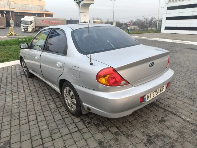 Kia Sephia - фото 5