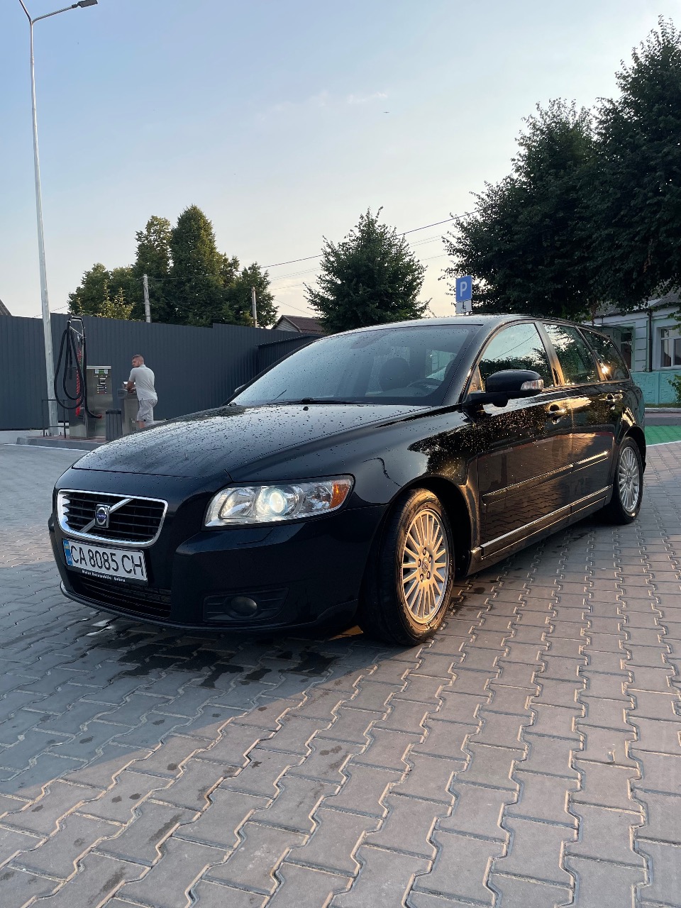Volvo V50 - фото 1