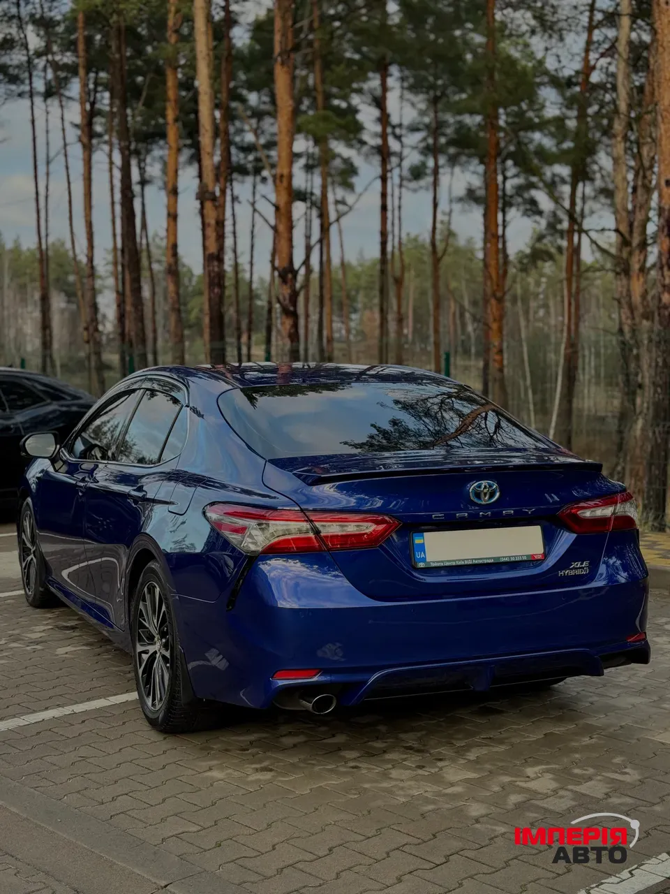 Toyota Camry - фото 1