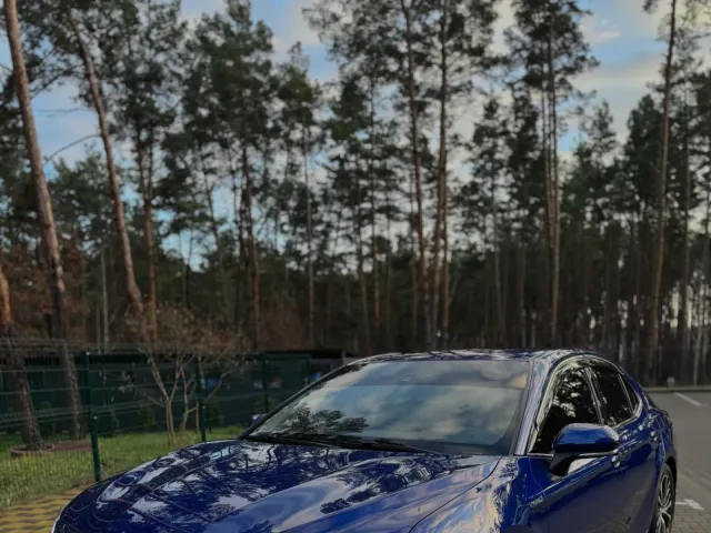 Toyota Camry - фото 4