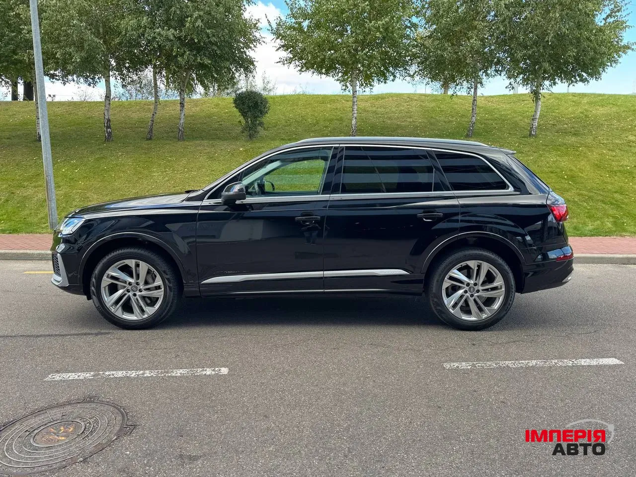 Audi Q7 - фото 8