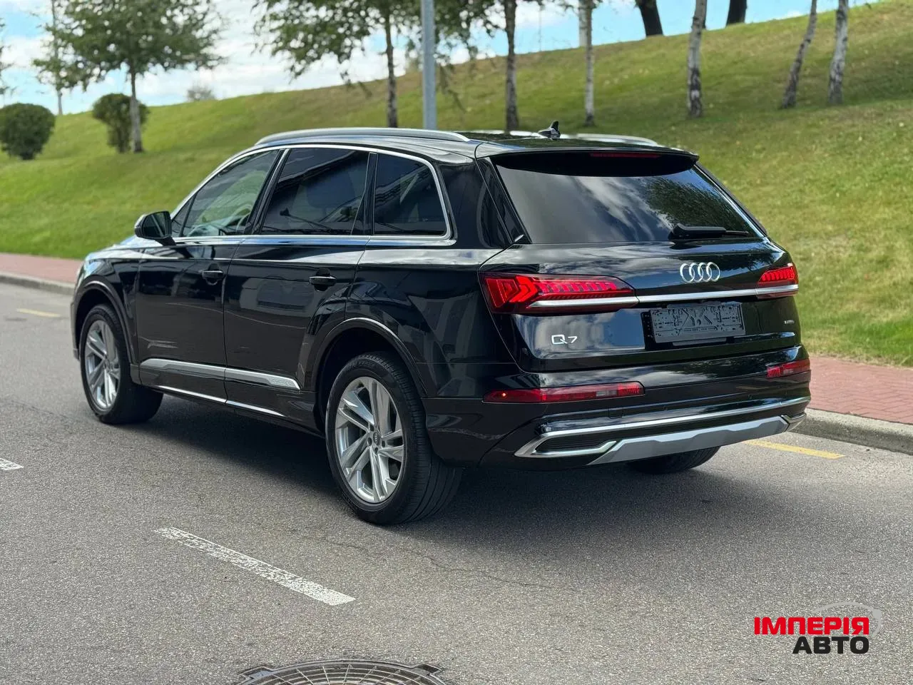 Audi Q7 - фото 7