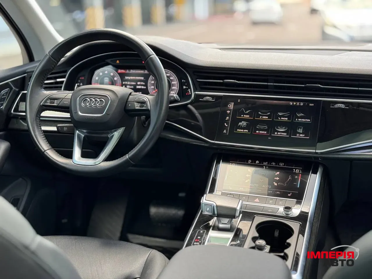 Audi Q7 - фото 14