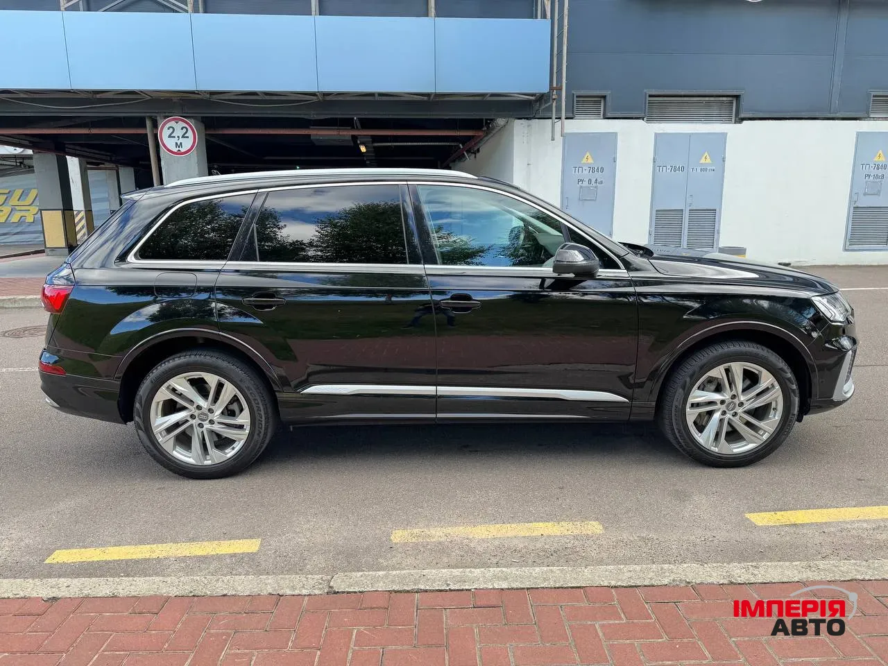 Audi Q7 - фото 4