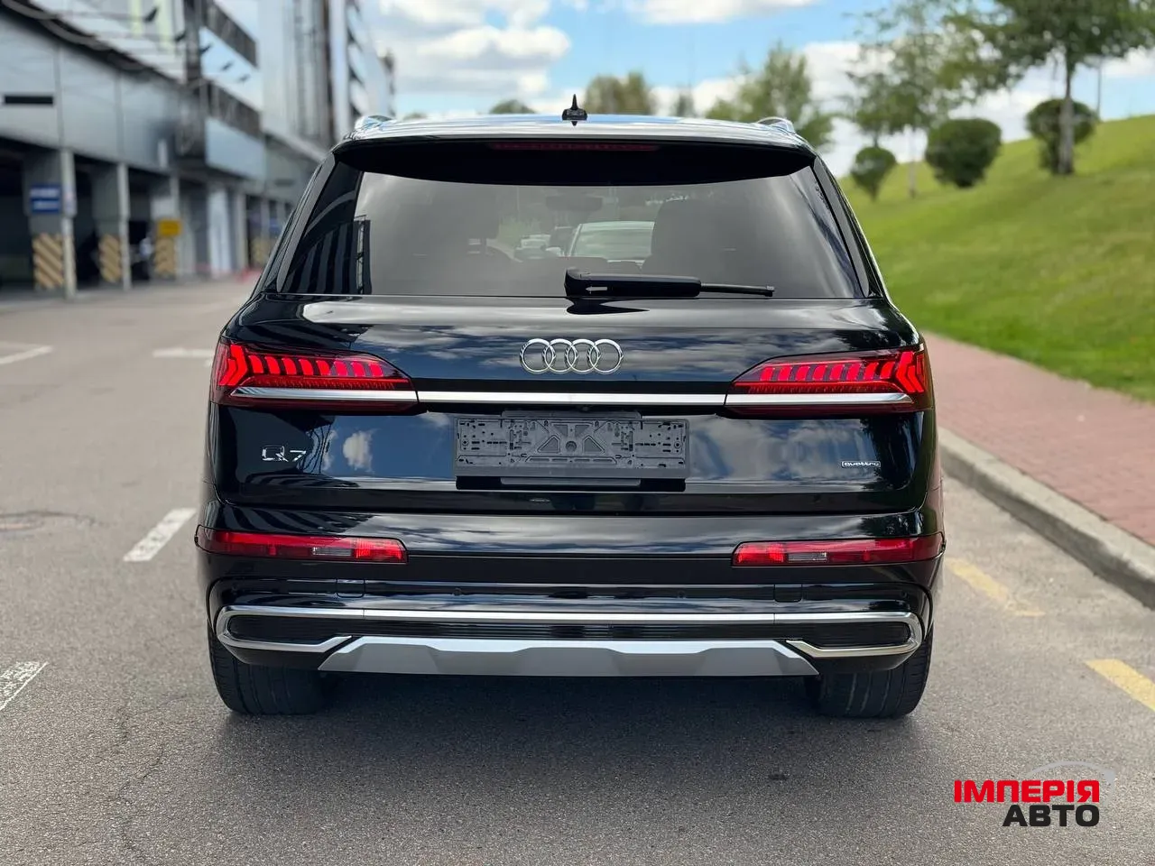 Audi Q7 - фото 6