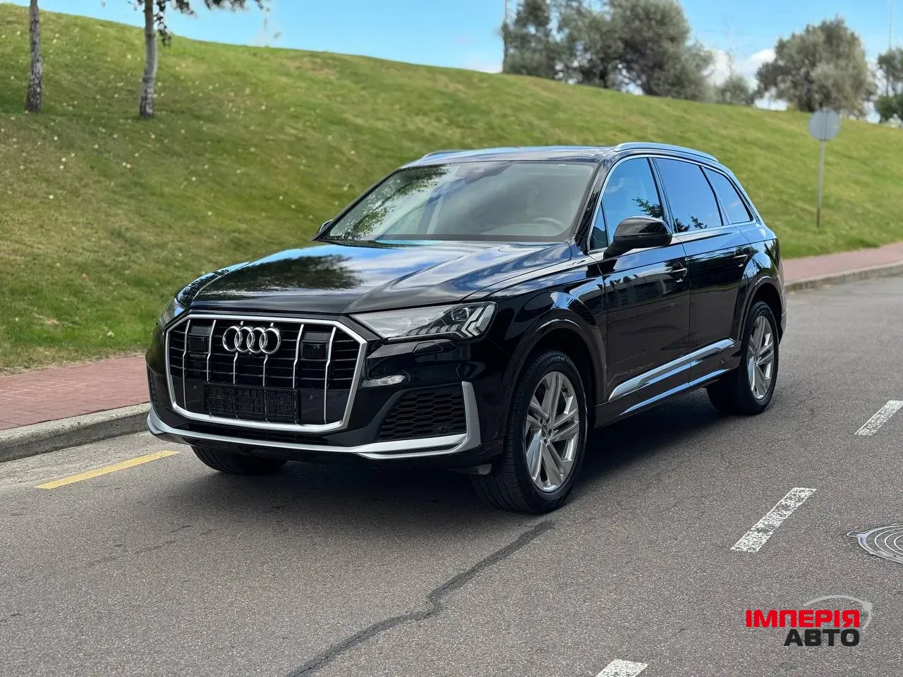Audi Q7 - фото 1