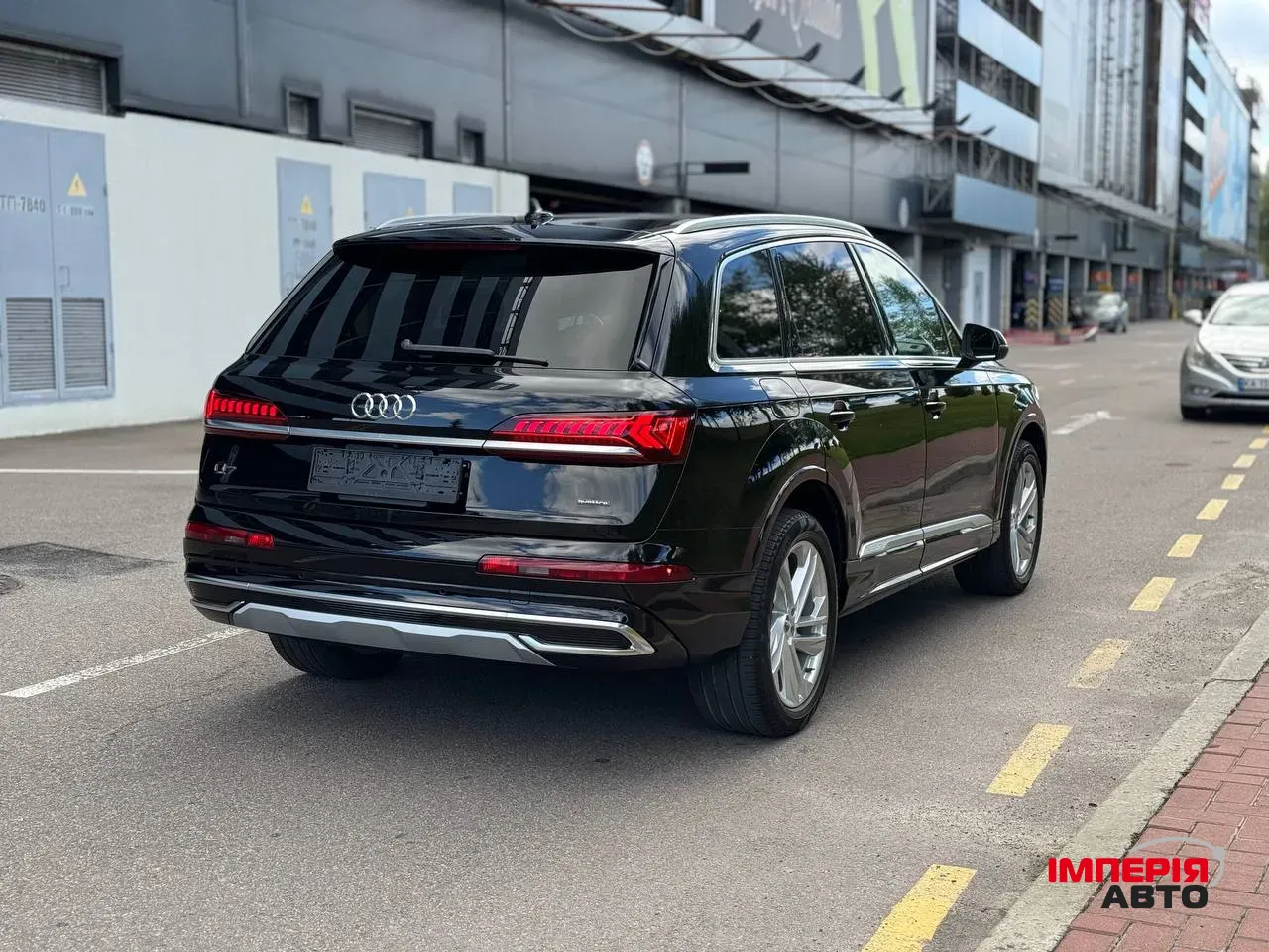 Audi Q7 - фото 5