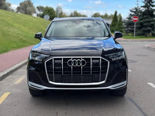 Audi Q7 - фото 2