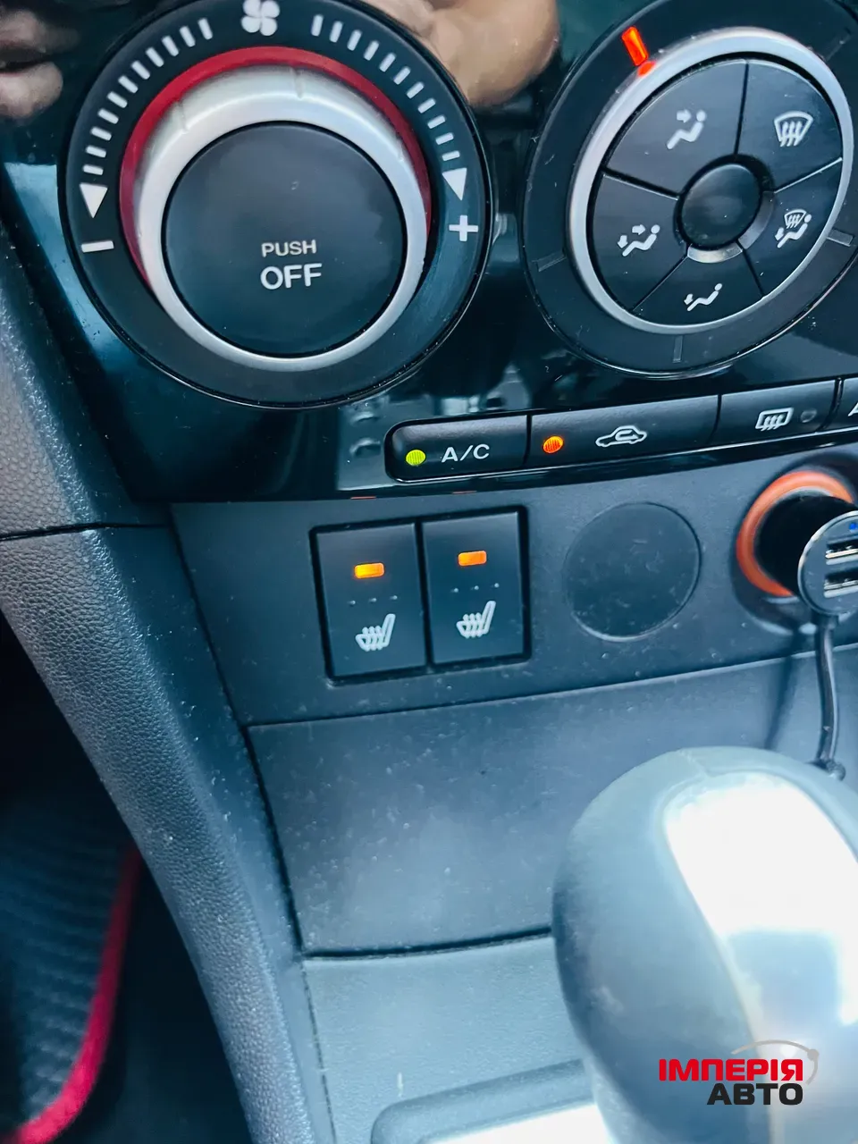 Mazda 3 - фото 8