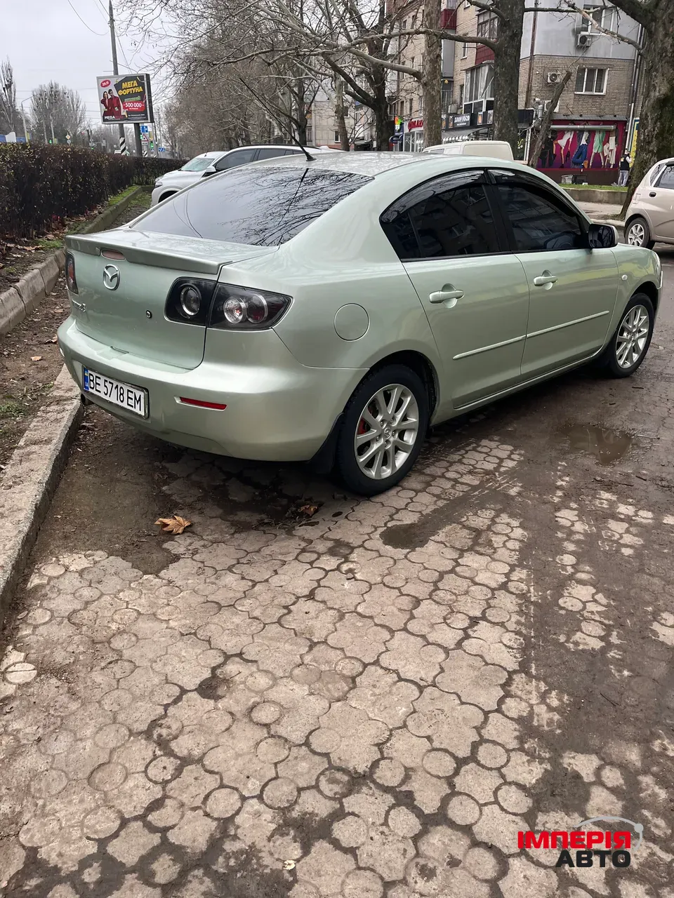 Mazda 3 - фото 4