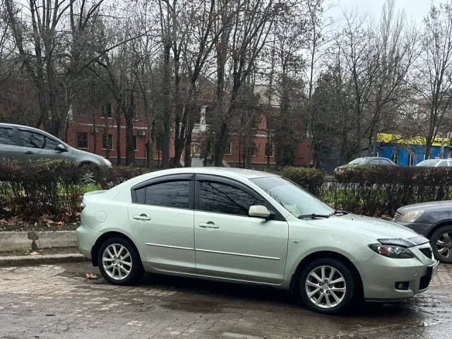 Mazda 3 - фото 5