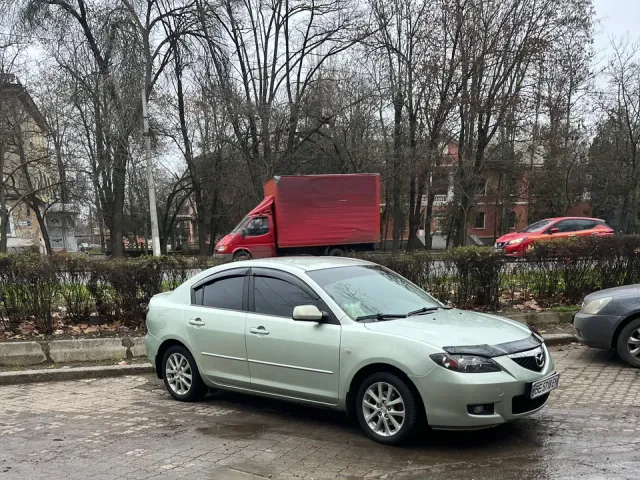Mazda 3 - фото 3
