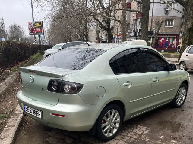 Mazda 3 - фото 4