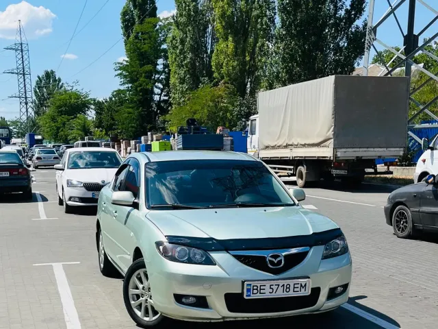 Mazda 3 - фото 1