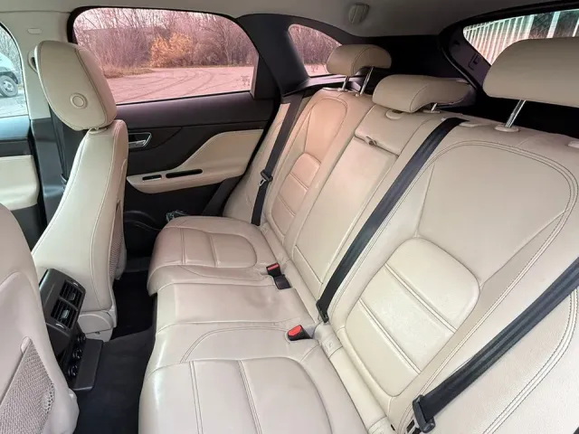Jaguar F-Pace - фото 3