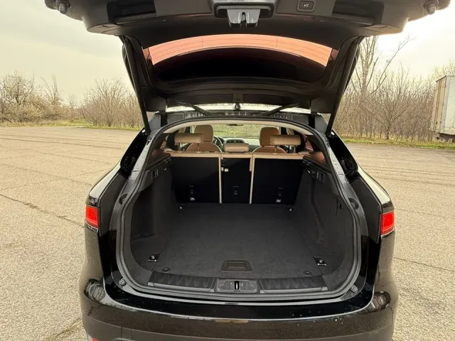 Jaguar F-Pace - фото 4